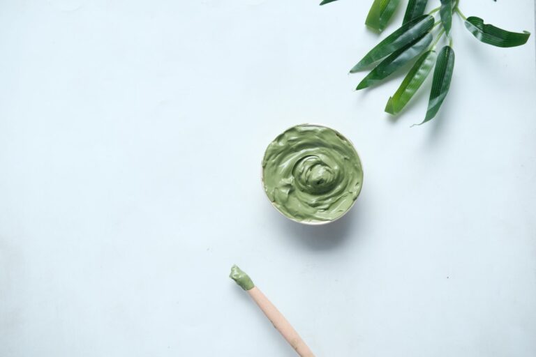 Argile verte : bienfaits et utilisations pour la peau — Savonnerie du Manoir
