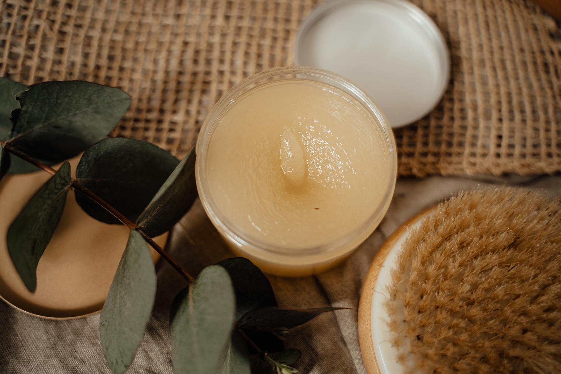 Beurre de karité pour la peau : bienfaits et utilisation — soins naturels artisanaux Normandie