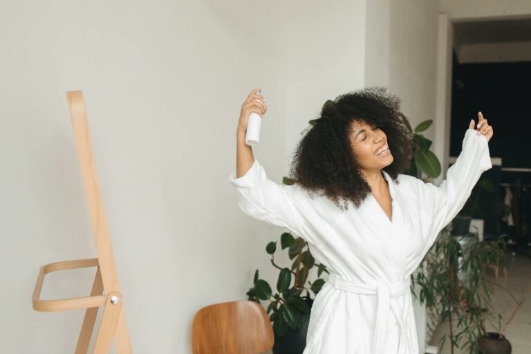 Cheveux bouclés : la routine naturelle qui respecte vos boucles — Savonnerie du Manoir