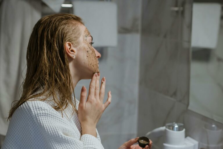 Exfoliation douce naturelle : fréquence et méthodes — Savonnerie du Manoir