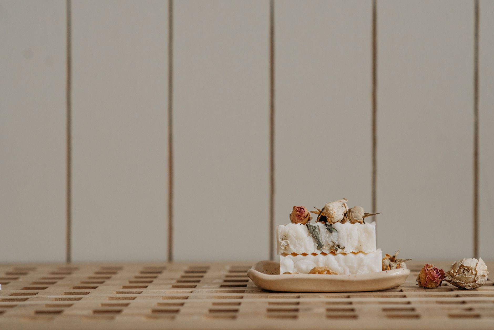 La cure du savon artisanal : pourquoi attendre 6 semaines ? — Savonnerie du Manoir