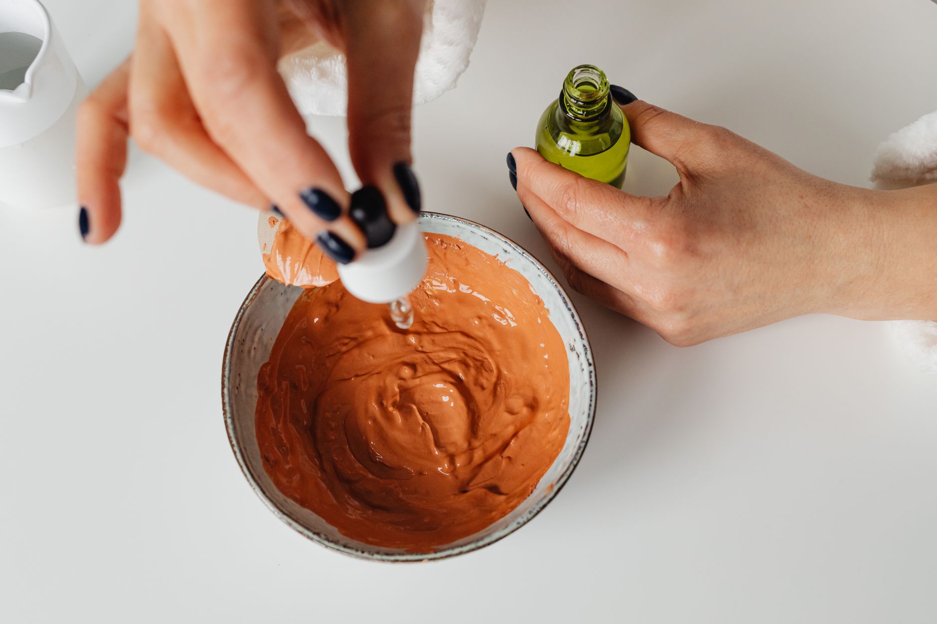 Masque cheveux maison : les recettes naturelles qui fonctionnent — soins naturels artisanaux Normandie
