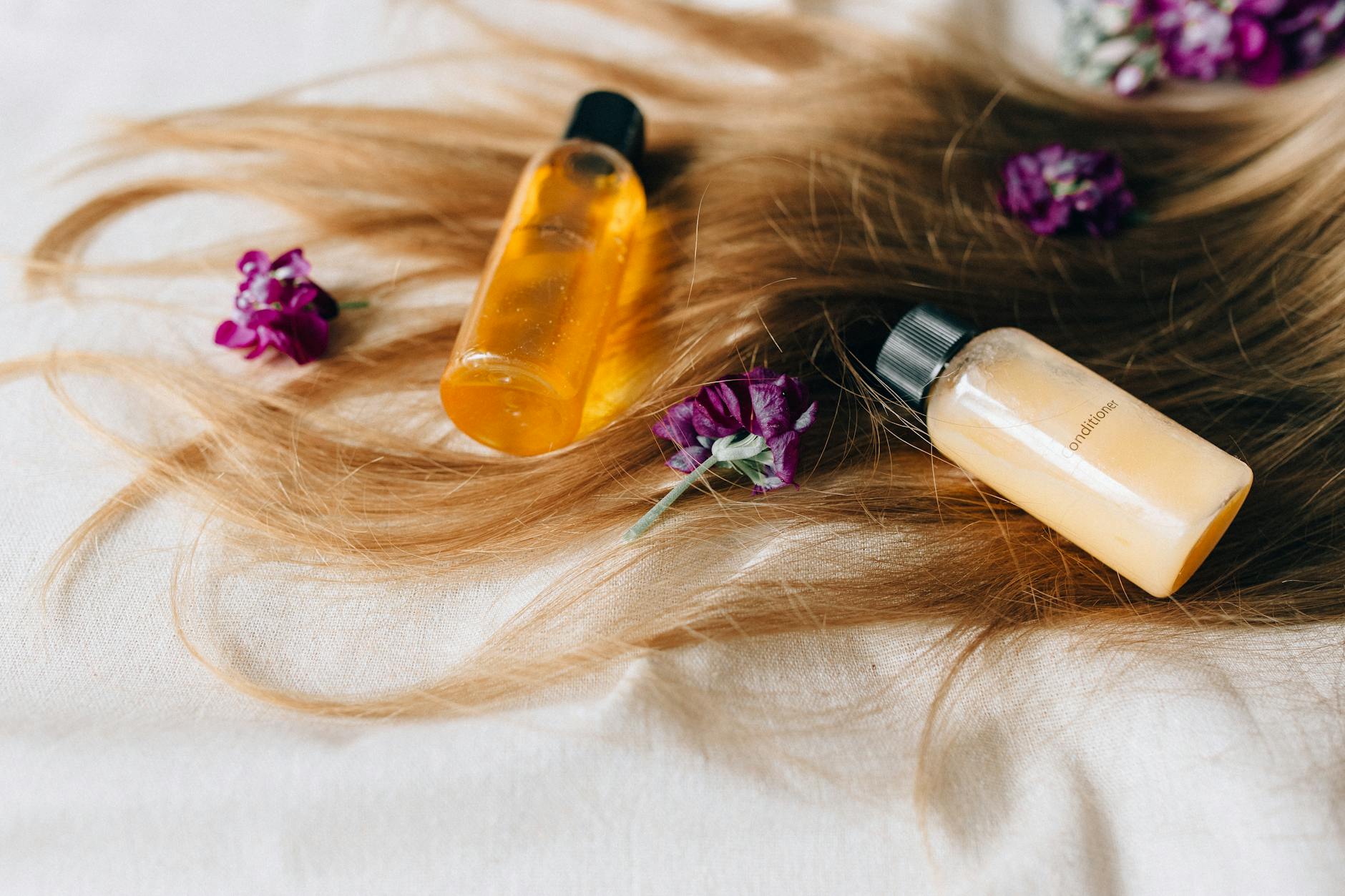 Nigelle dans le shampoing solide : l'anti-pelliculaire naturel — Savonnerie du Manoir
