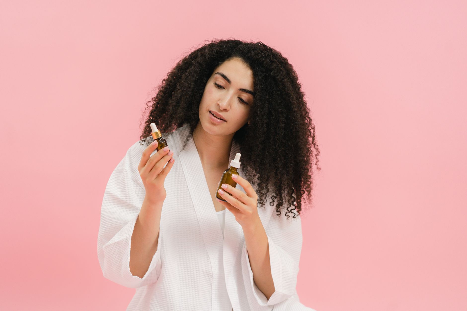 Nigelle dans le shampoing solide : l'anti-pelliculaire naturel — soins naturels artisanaux Normandie