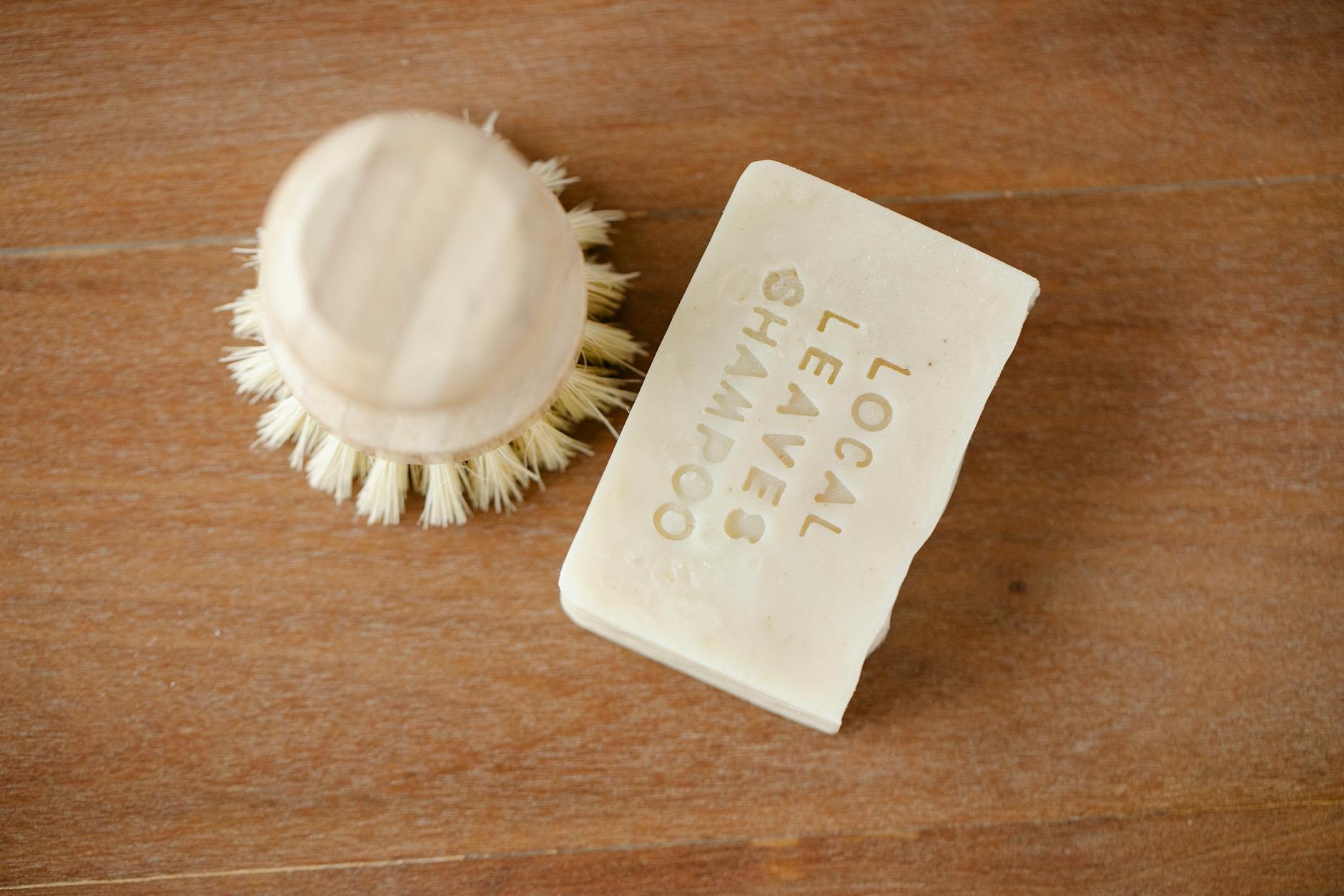 Pourquoi choisir un shampoing solide plutôt qu&rsquo;un shampoing liquide — Savonnerie du Manoir