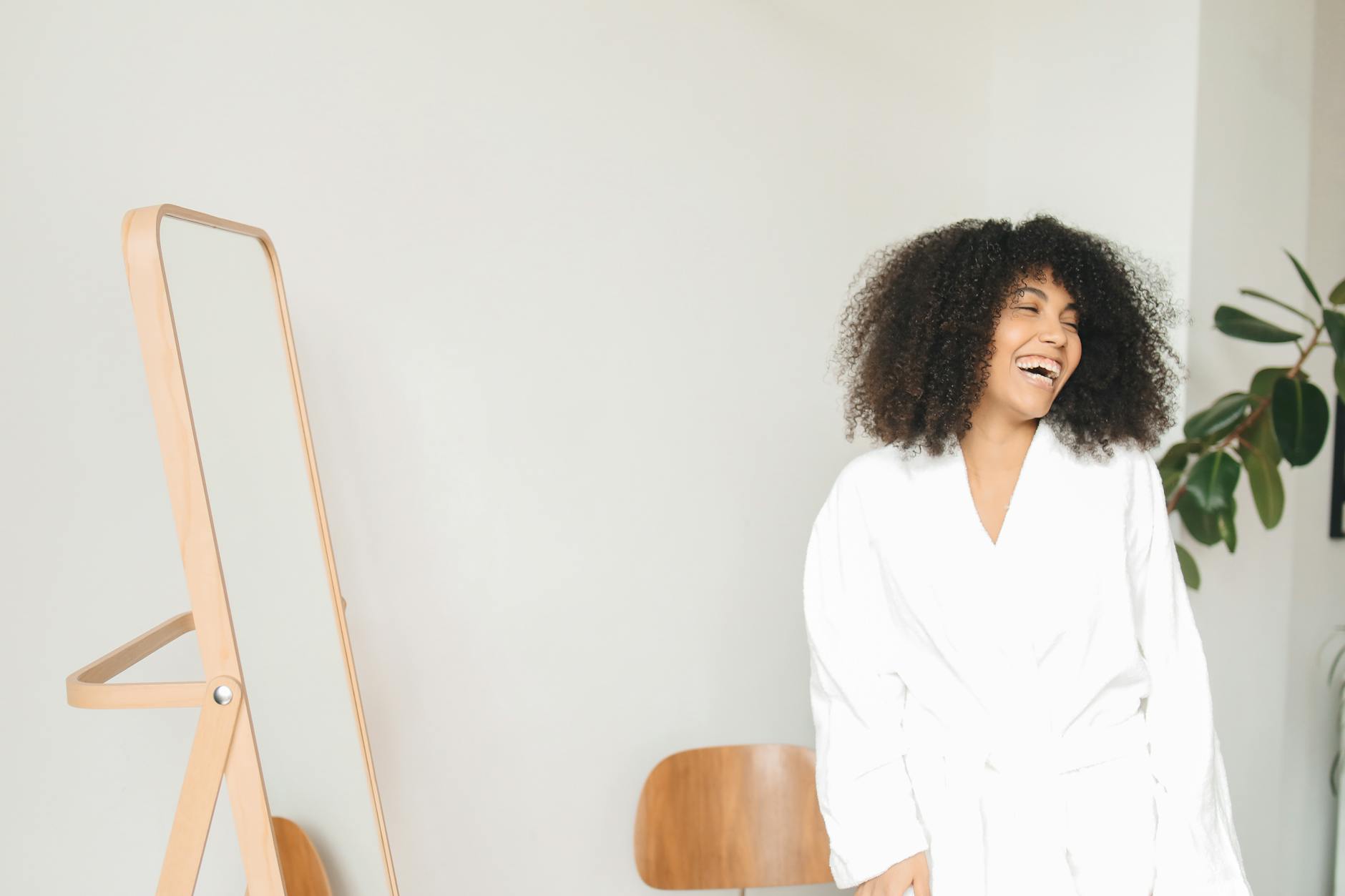 Routine capillaire naturelle : simplifier sans sacrifier 1 Routine capillaire naturelle : simplifier sans sacrifier — soins naturels artisanaux Normandie