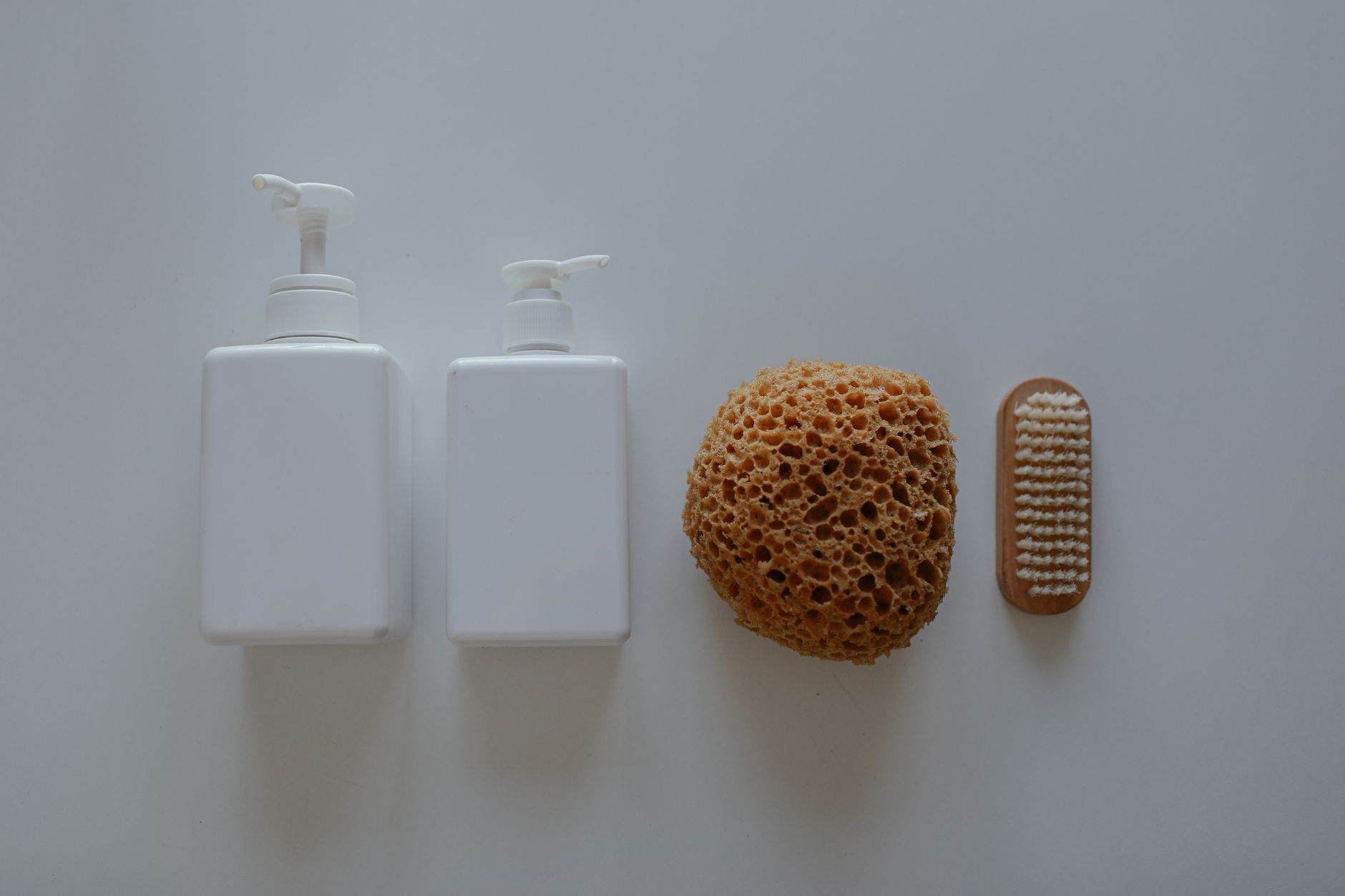 Salle de bain minimaliste et naturelle : les indispensables — soins naturels artisanaux Normandie