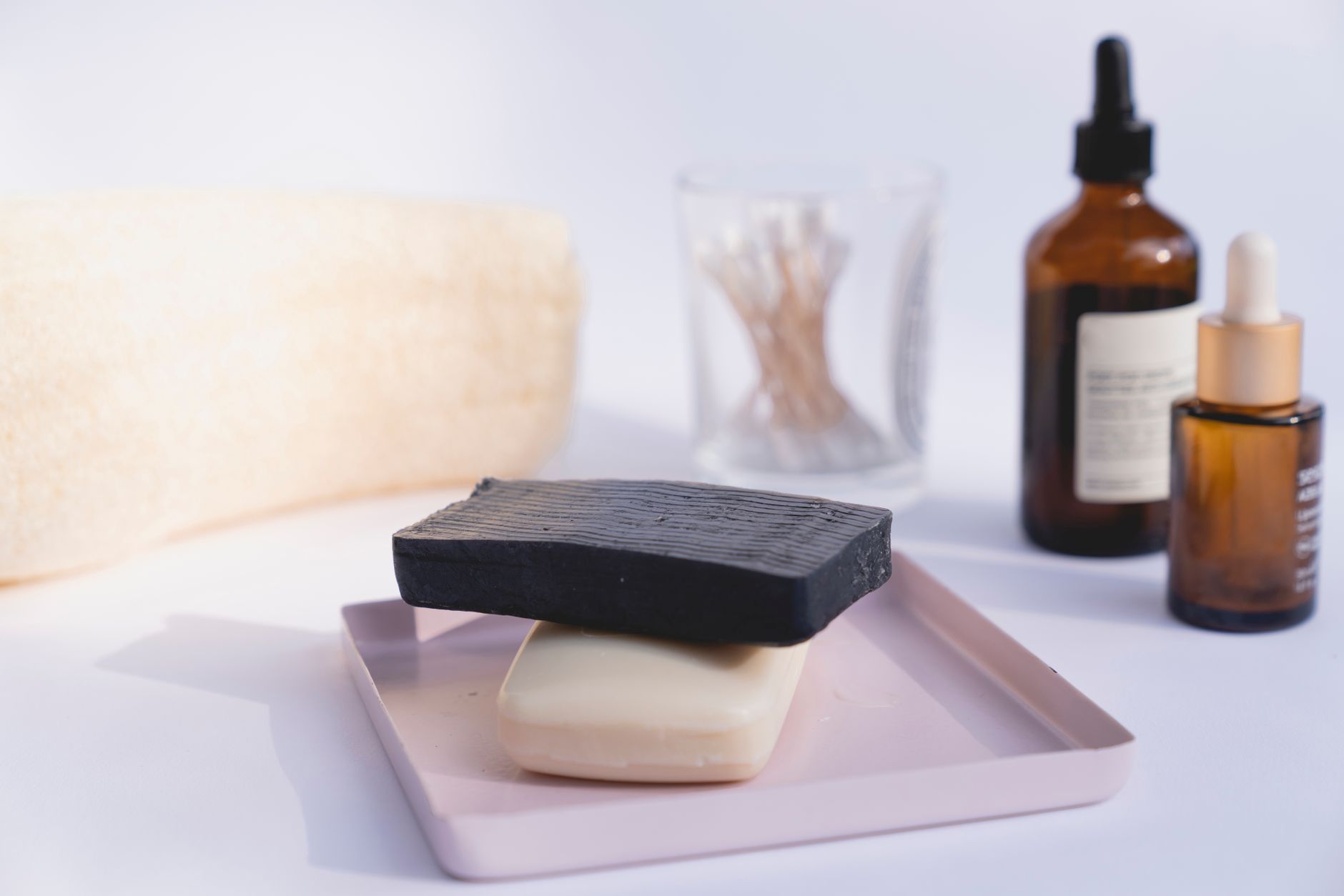 Savon au lait de chèvre et eczéma : ce que j'ai testé — soins naturels artisanaux Normandie