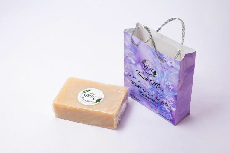Savon au lait de chèvre pour peau sensible : pourquoi ça marche vraiment — Savonnerie du Manoir