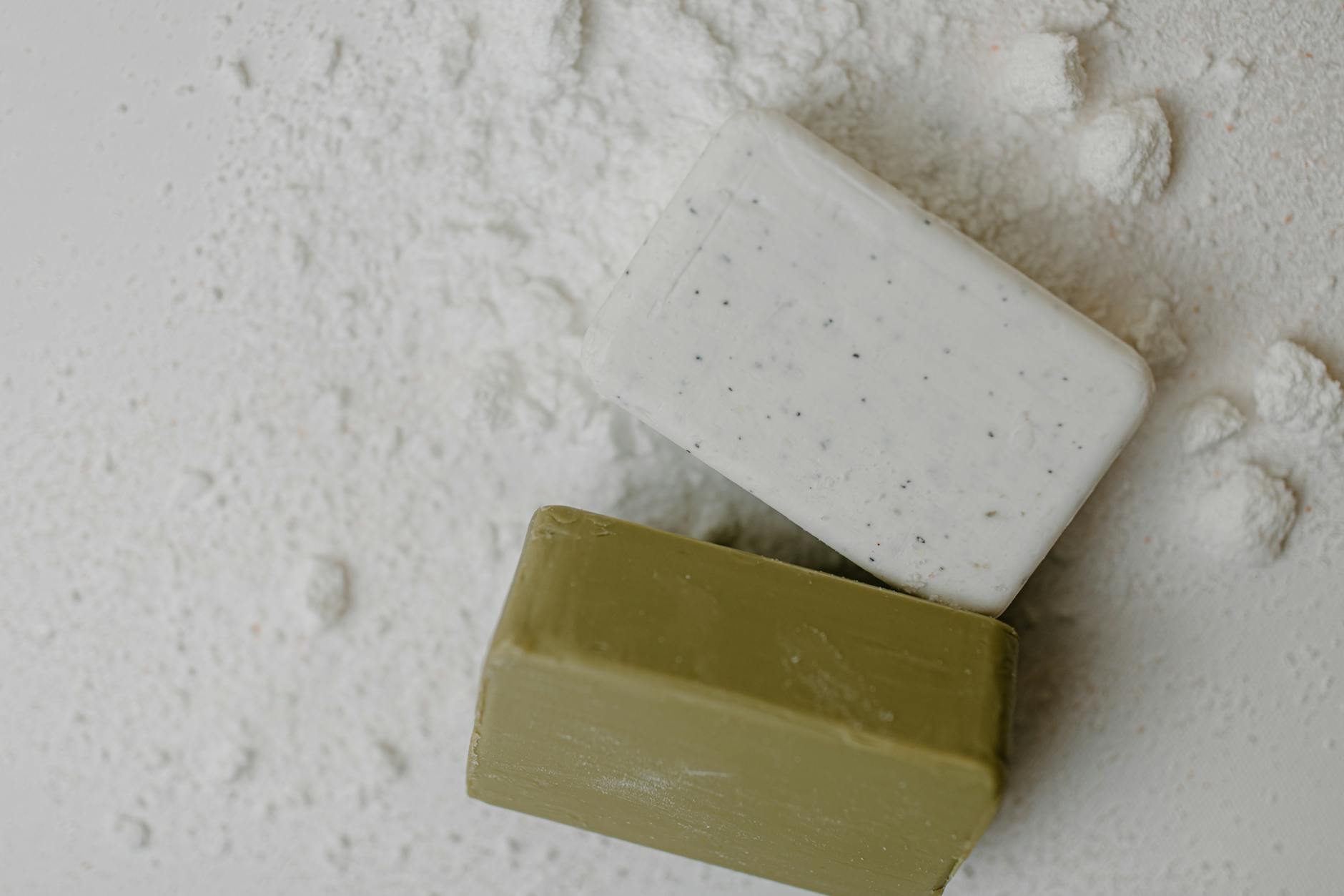 Savon naturel pour peau grasse : nos conseils et recommandations — soins naturels artisanaux