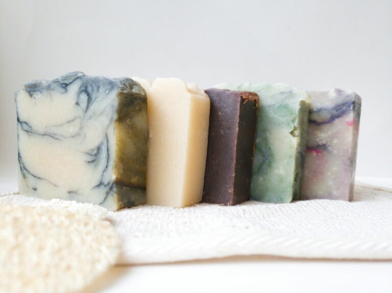Savon sans sulfate : mieux pour la peau et l'environnement — Savonnerie du Manoir