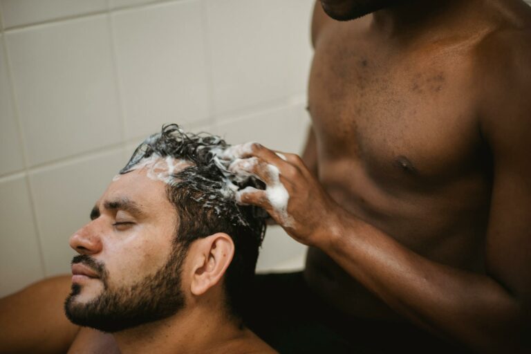 Shampoing solide pour homme : pourquoi c'est une bonne idée — Savonnerie du Manoir